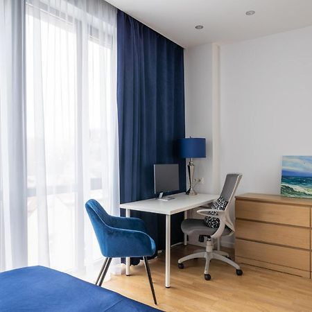 1-Bedroom Penthouse With Underground Parking Riga Esterno foto