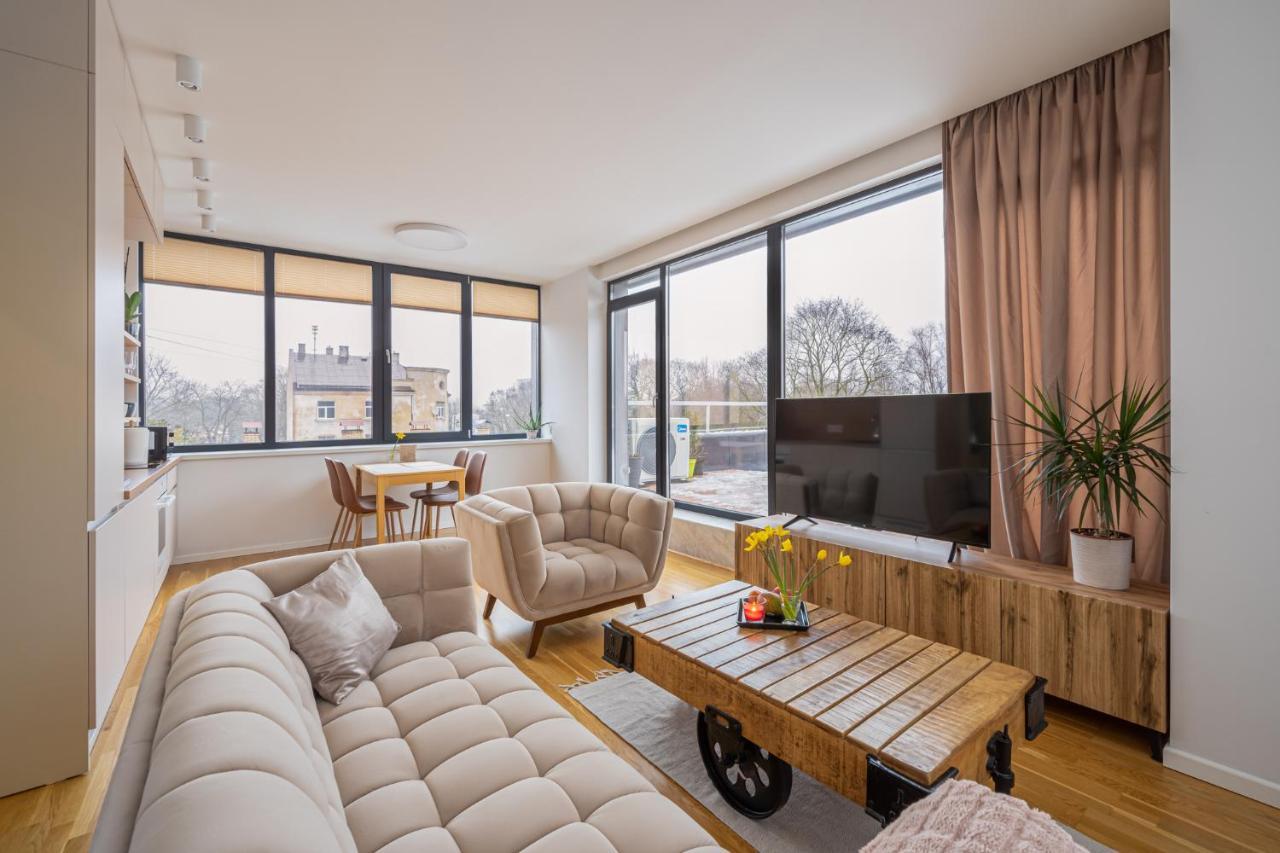 1-Bedroom Penthouse With Underground Parking Riga Esterno foto