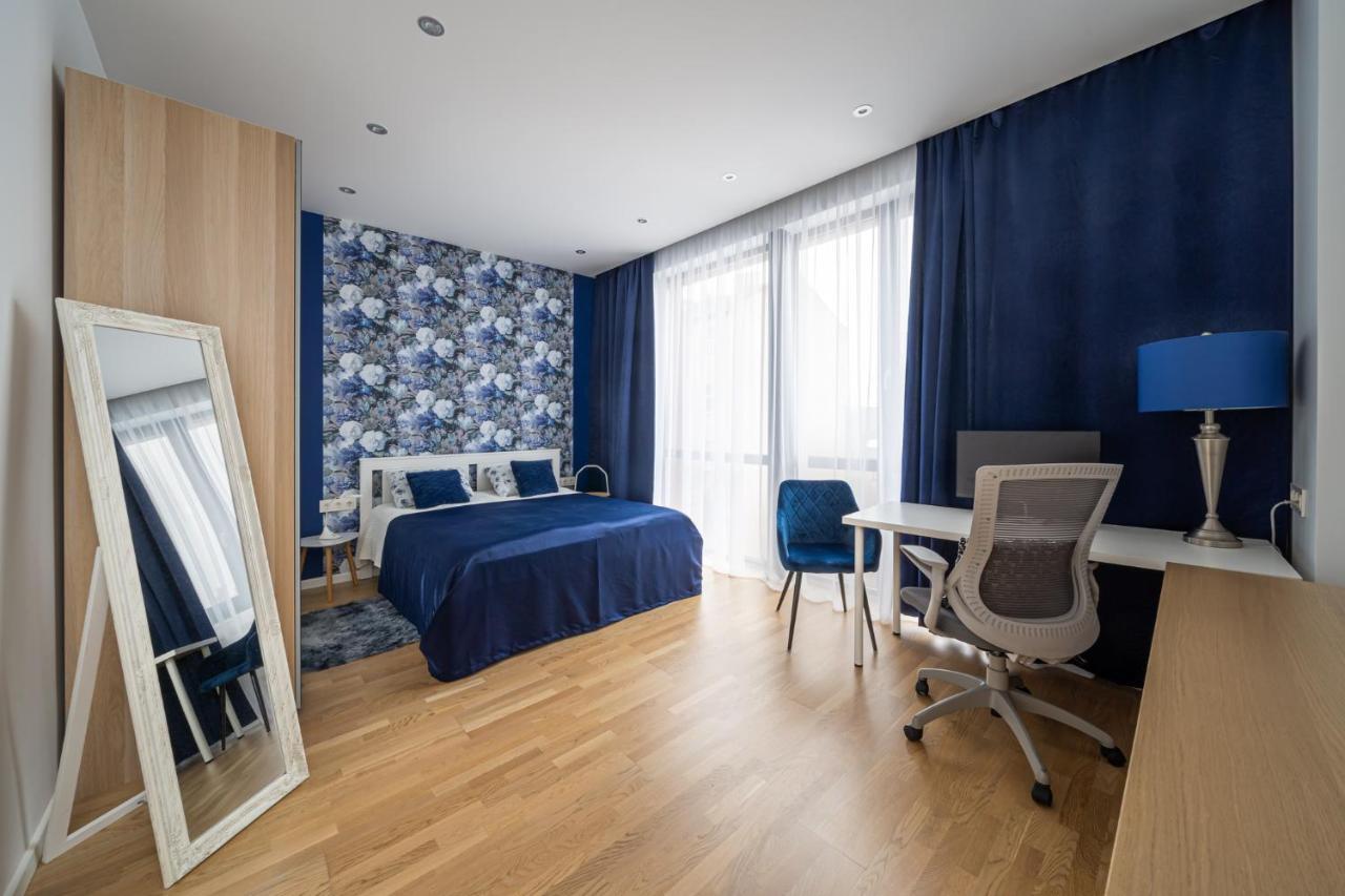1-Bedroom Penthouse With Underground Parking Riga Esterno foto