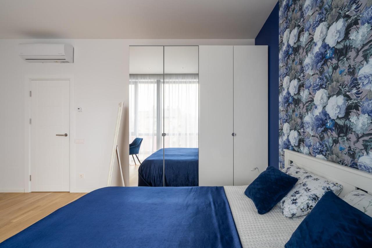 1-Bedroom Penthouse With Underground Parking Riga Esterno foto