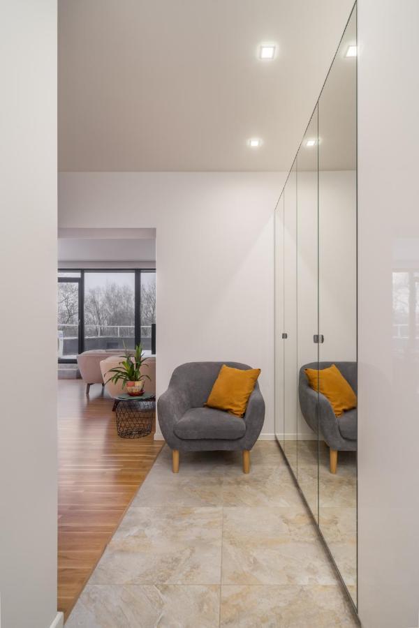 1-Bedroom Penthouse With Underground Parking Riga Esterno foto