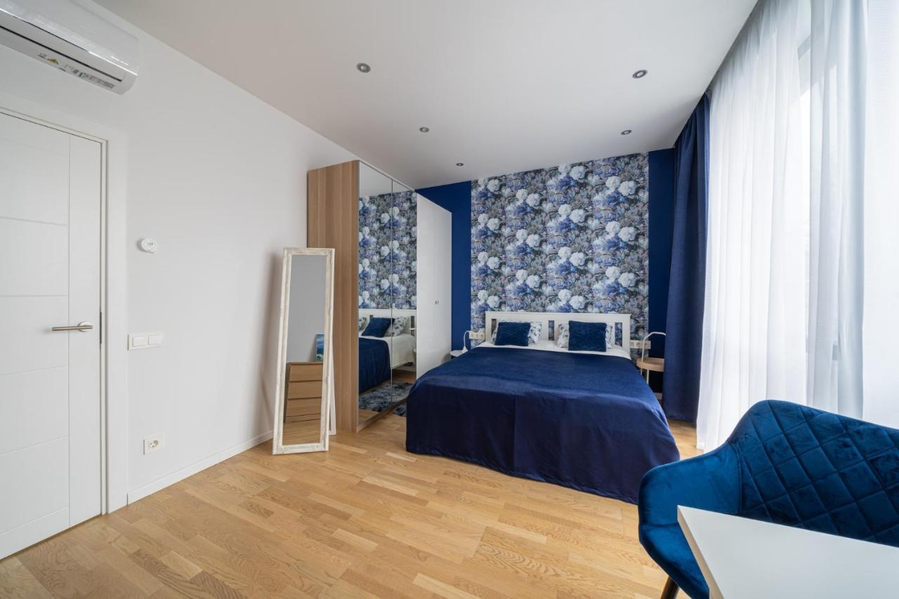 1-Bedroom Penthouse With Underground Parking Riga Esterno foto