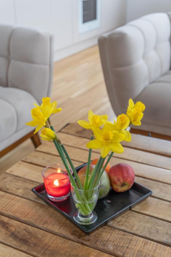1-Bedroom Penthouse With Underground Parking Riga Esterno foto