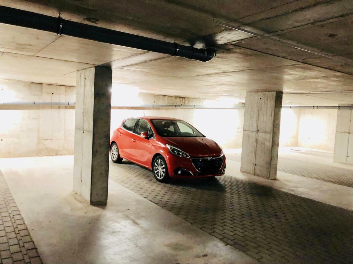 1-Bedroom Penthouse With Underground Parking Riga Esterno foto